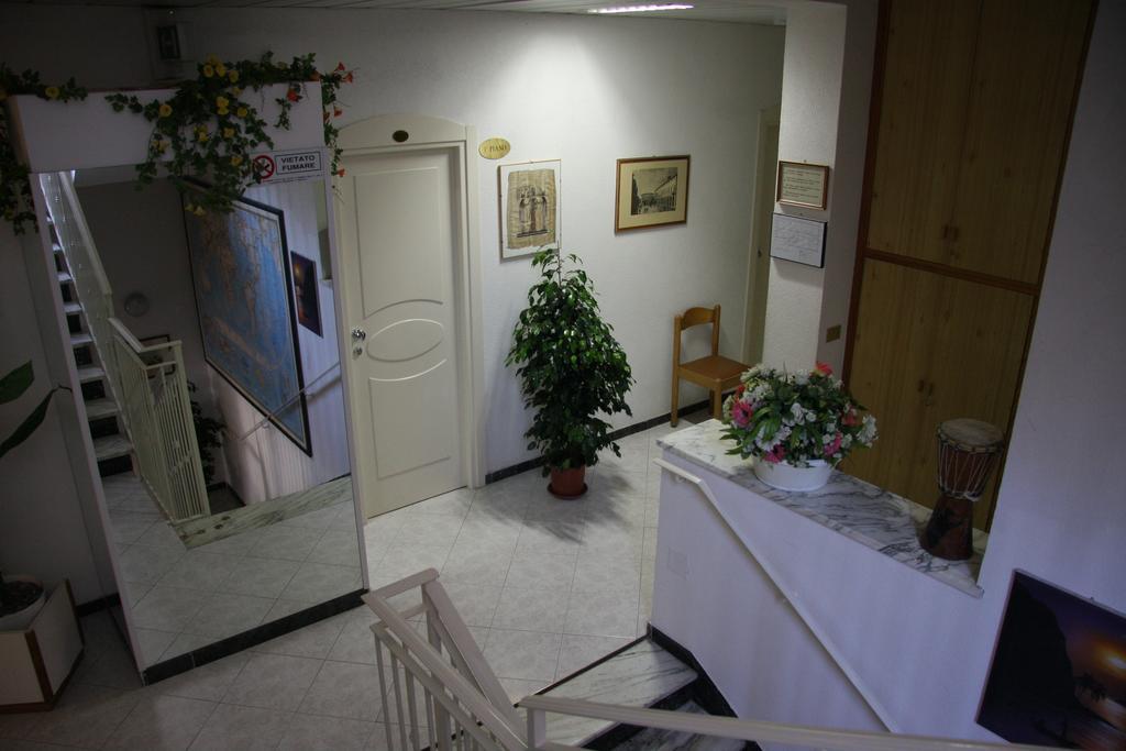 Hotel Peonia Римини Экстерьер фото