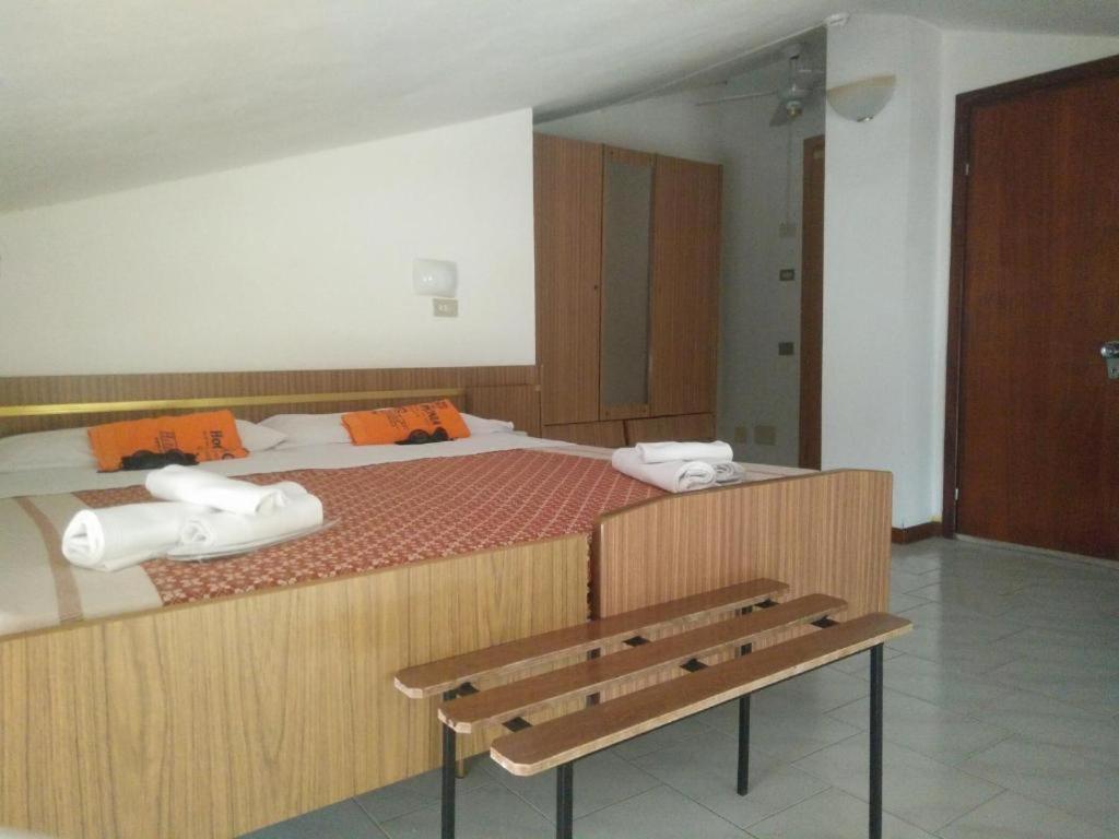 Hotel Peonia Римини Экстерьер фото